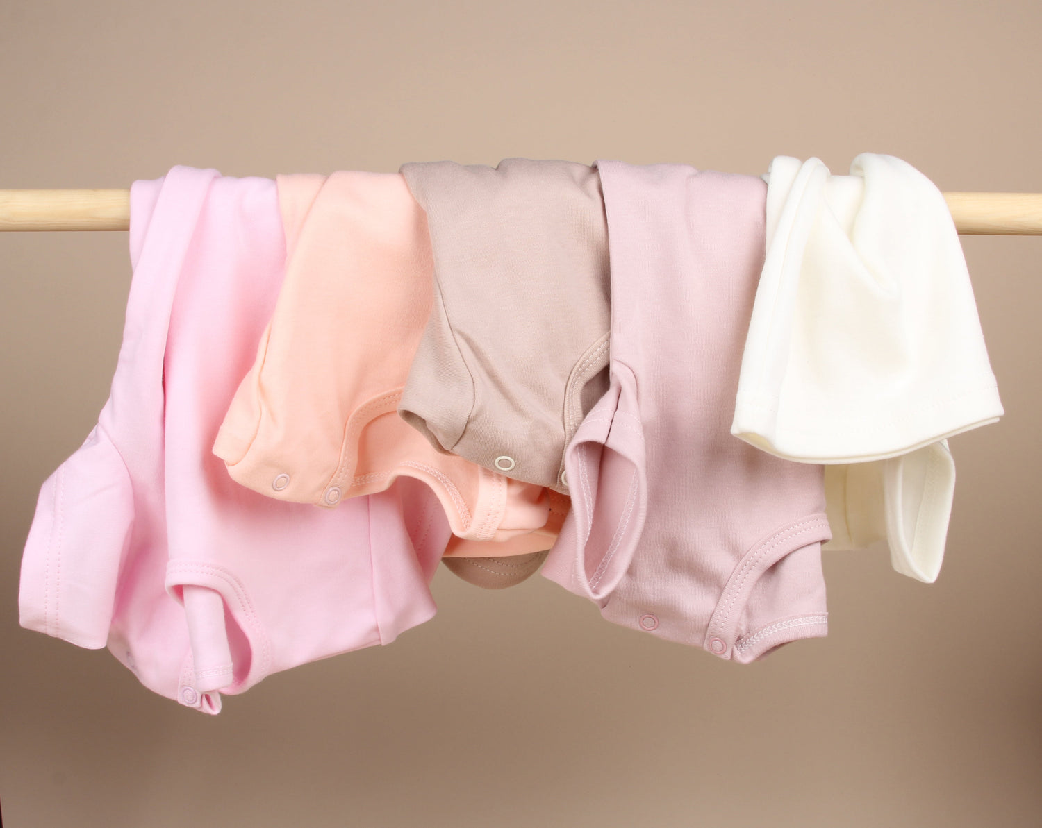 Wie wäschst du Babykleidung richtig? Pflege- Tipps für empfindliche Stoffe