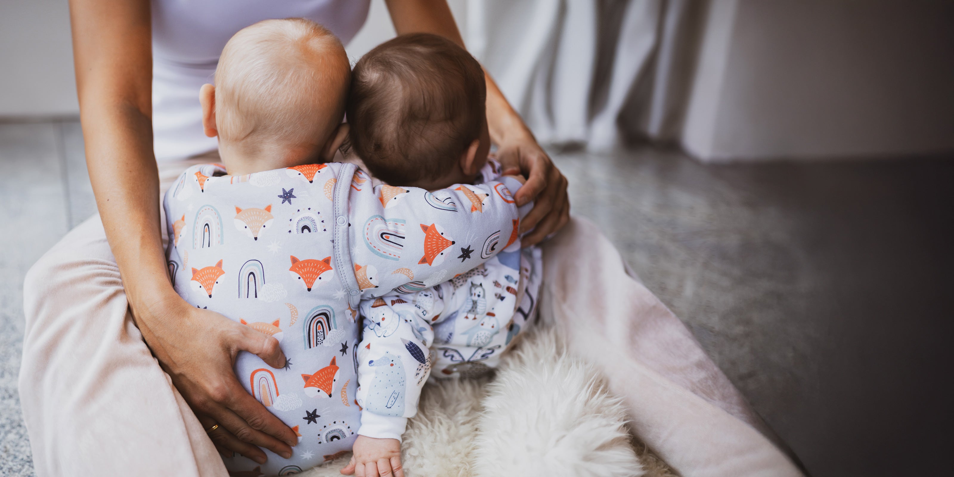 TupTam Kinder in Schlafsäcken mit Füßen