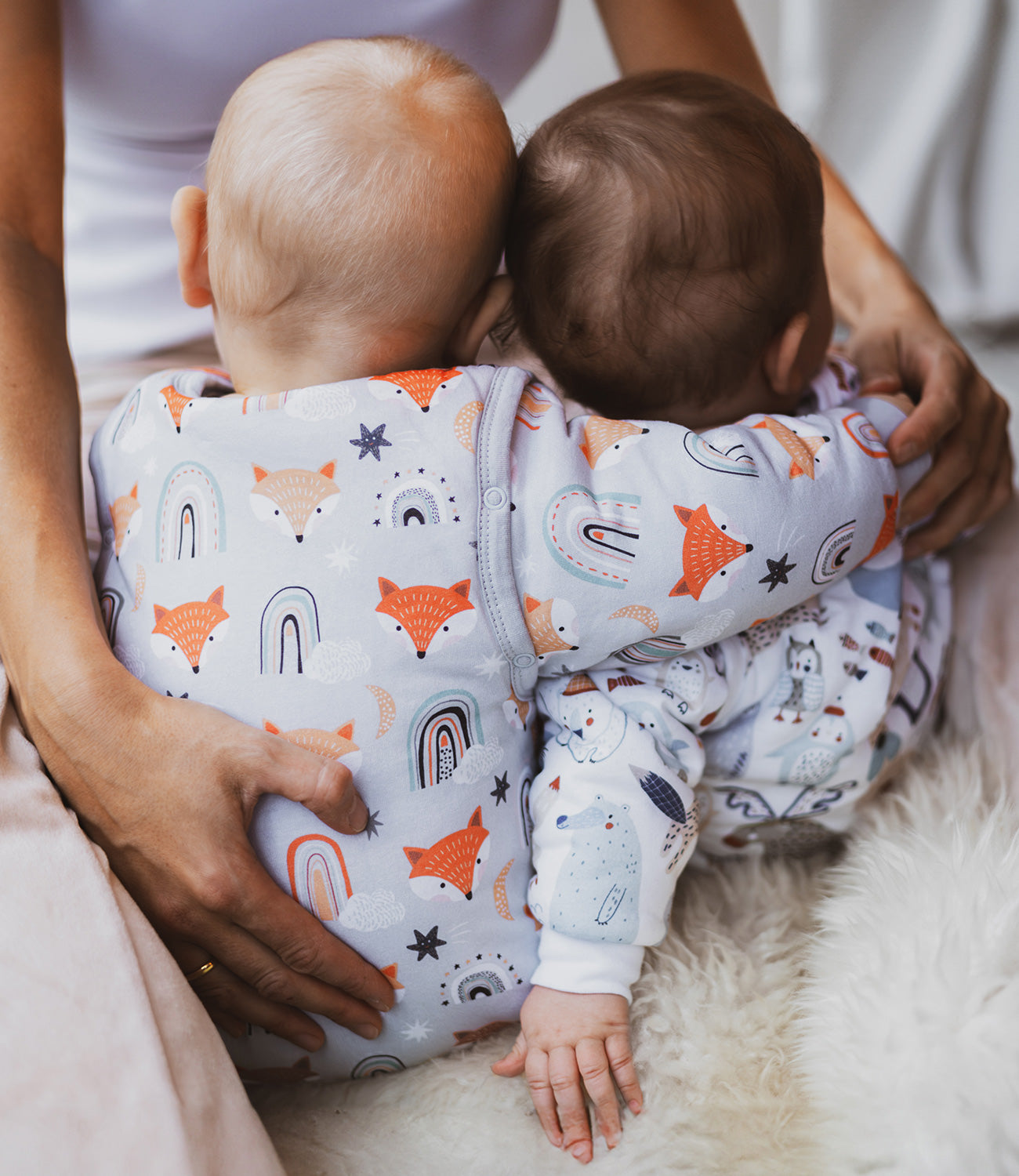 TupTam Kinder in Schlafsäcken mit Füßen