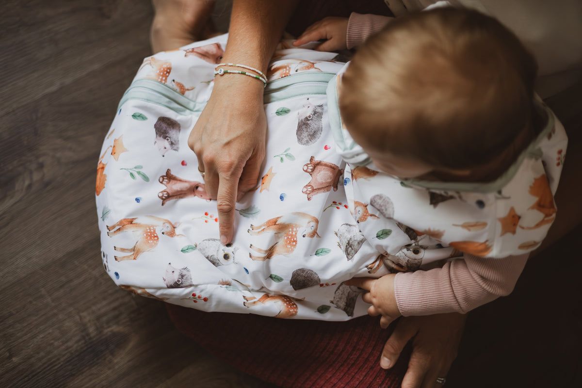 Die richtige Babybekleidung für den Herbst: Übergangsjacken, Strampler & CO