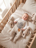 72532_MnlkSheGpjgw86Mp-Baby Strampler Set mit Spruch-Bild2
